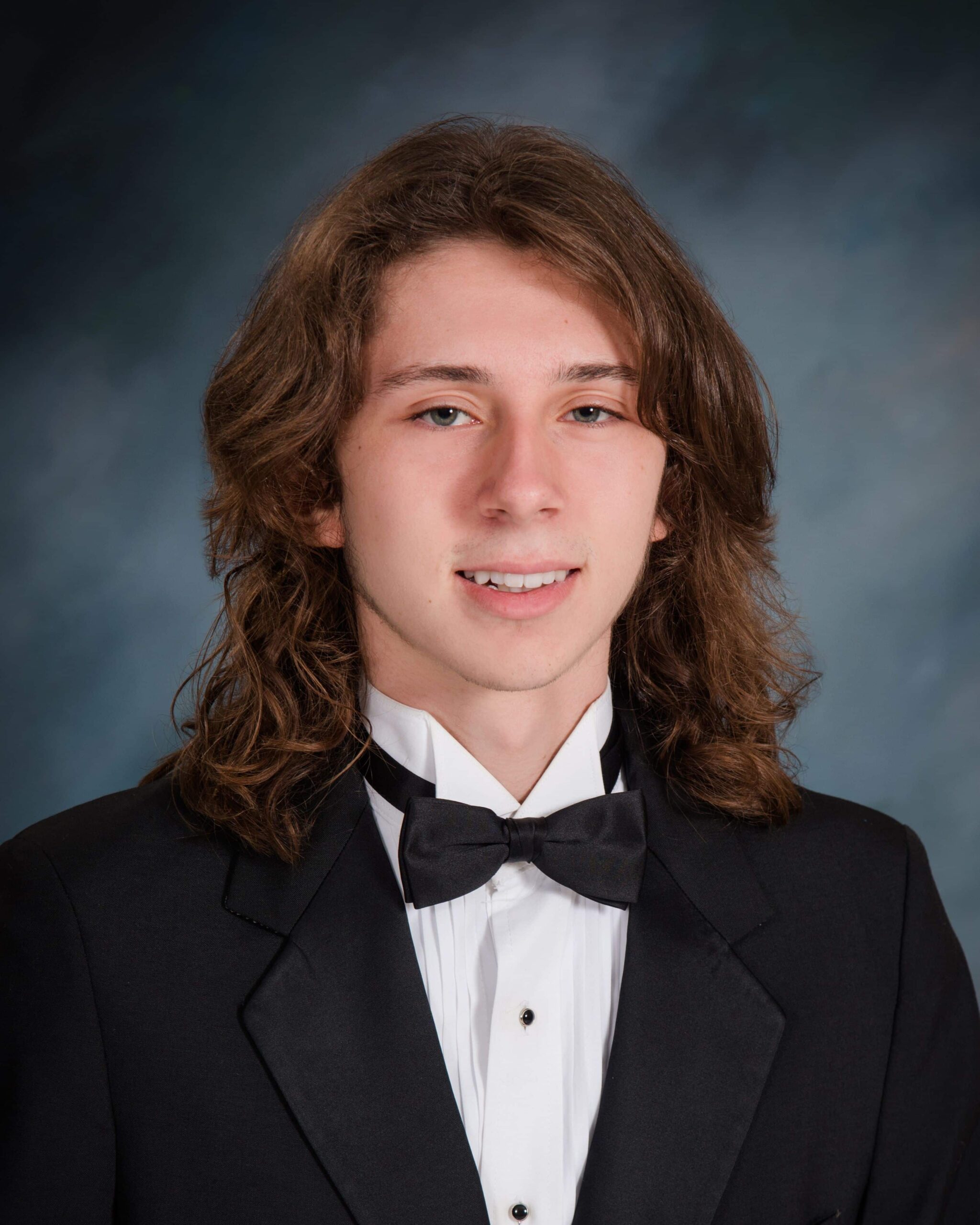 Vander Vennet-Kenneth-Graduating-Senior-2024