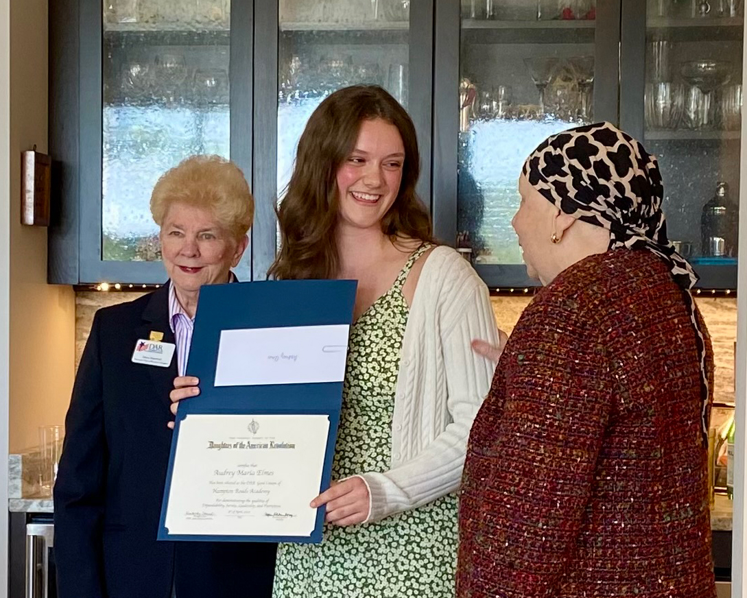 HRA senior Audrey Elmes '26 receiving the DAR Good Citizen Award