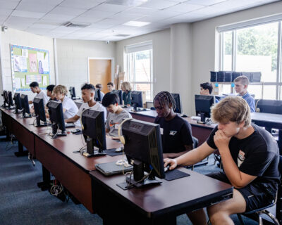 HRA ninth graders in the computer lab