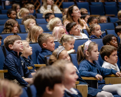 HRA Lower School students in the audience during Virginia Opera's October 2026 performance of "The Three Little Pigs"